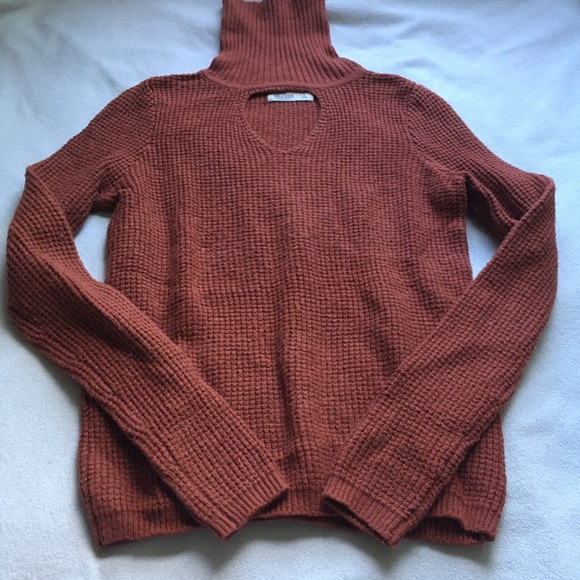 Hollister Sweaters - Hollister Key-Hole Turtle Terra-cotta Neck Size S
